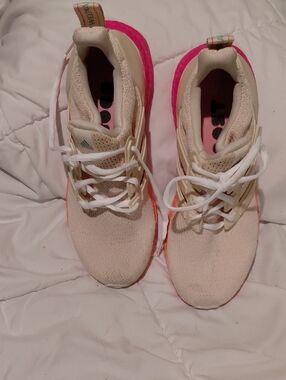 adidas Originals Beige Knit Sneakers with Pink Heel